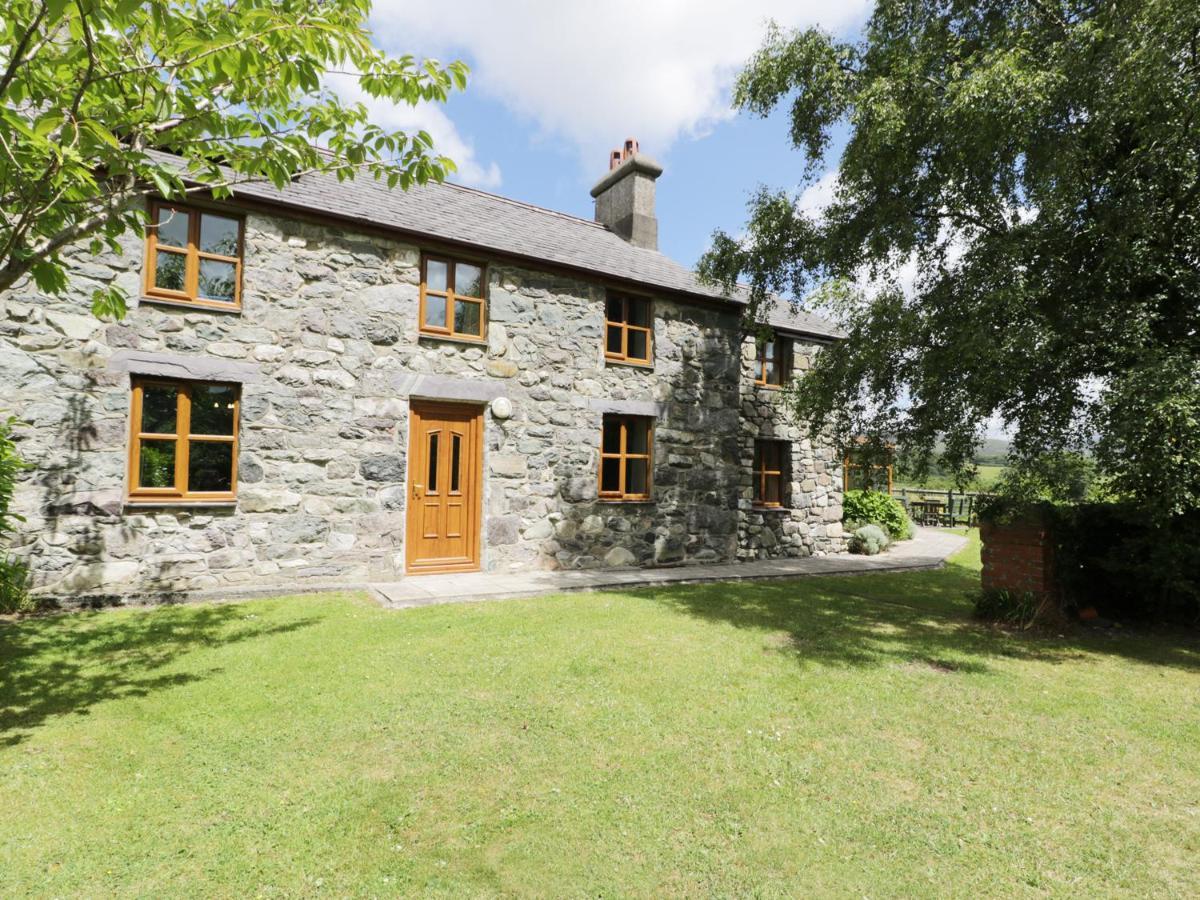 Ddol Helyg Farmhouse Llanrug Exterior photo